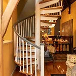 Beautiful Restored 19th Century Gothic Church Villa *
