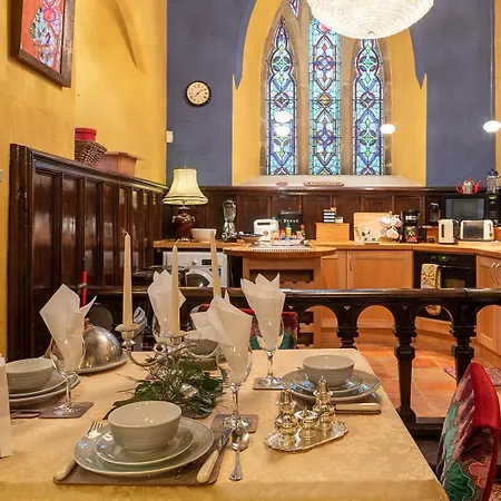 빌라 Beautiful Restored 19th Century Gothic Church *